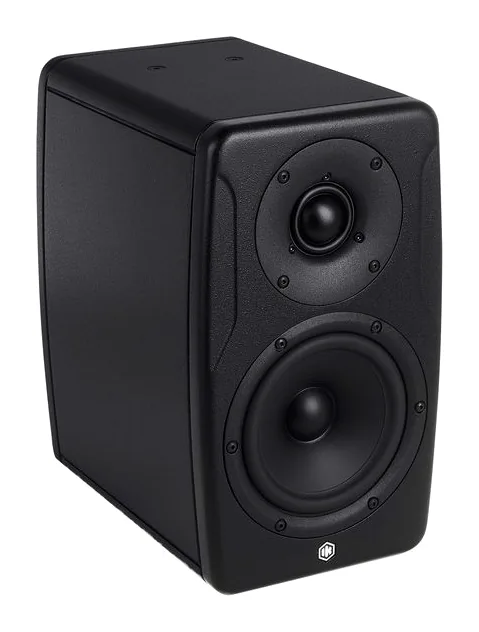 IK Multimedia iLoud Precision 5 MKII, loggan och ytan