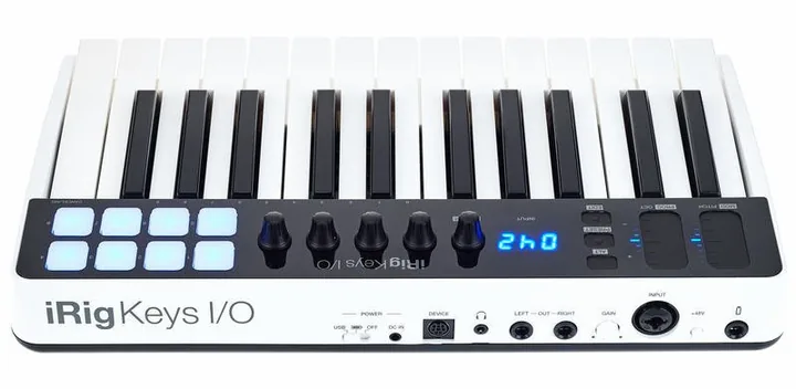 IK Multimedia iRig Keys I/O 25, frontpanelen med rattarna
