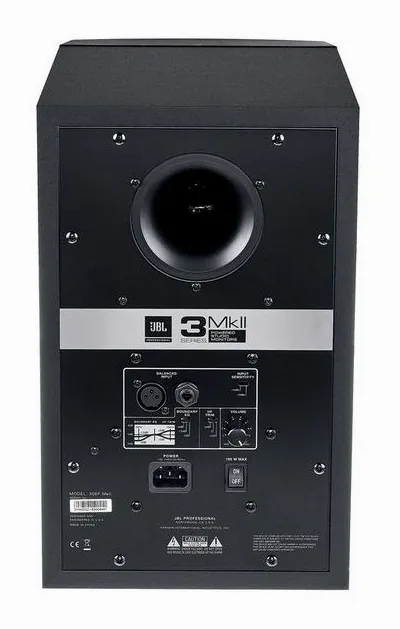JBL 306P MKII Stand Bundle, baksidan med anslutningarna