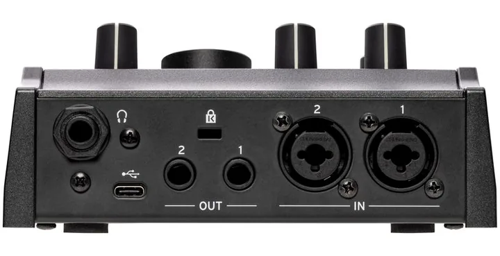 Korg microAUDIO 22, ovansidan av lådan