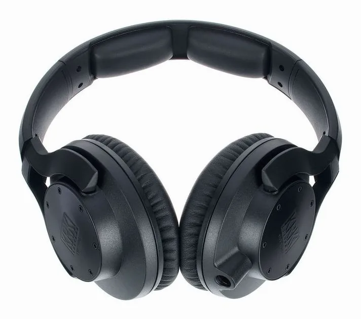 KRK KNS 8402, hörkåpan på nära håll