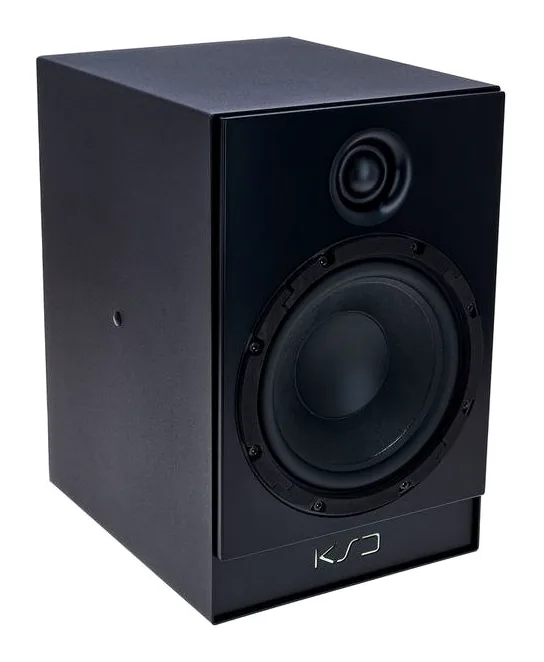 KS Digital A100 Black, fronten med woofer och diskant