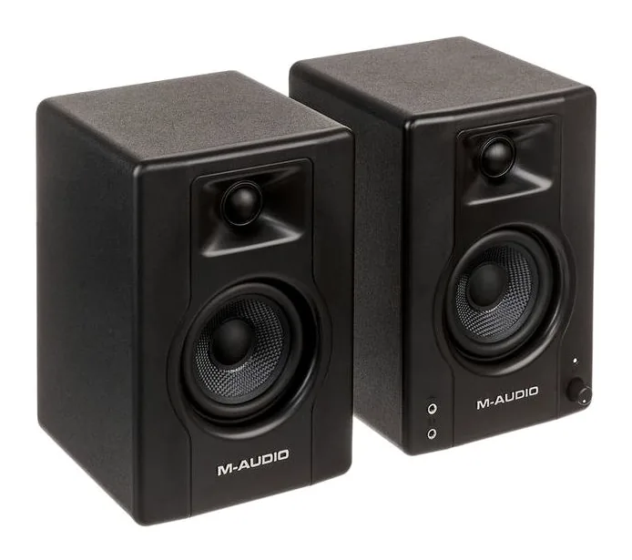 M-Audio BX3, fronten med woofer och diskant