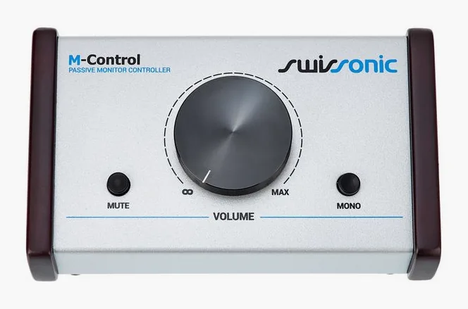 M-Audio BX4 M-Control Bundle, knapparna på bakpanelen