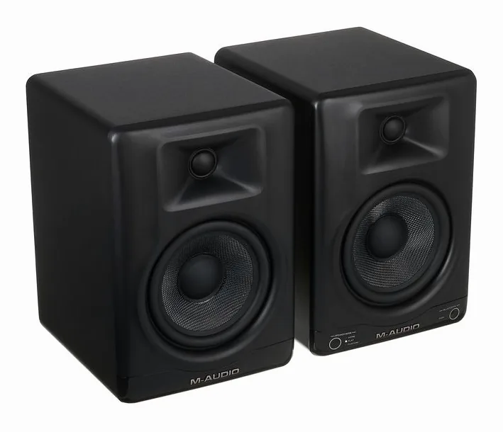 M-Audio BX5BT, fronten med woofer och diskant