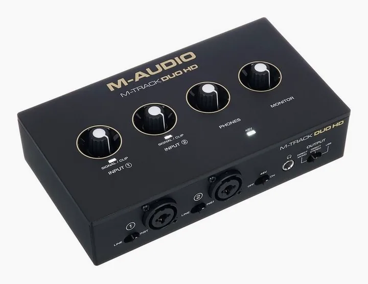 M-Audio M-Track Duo HD, höljet sett från sidan
