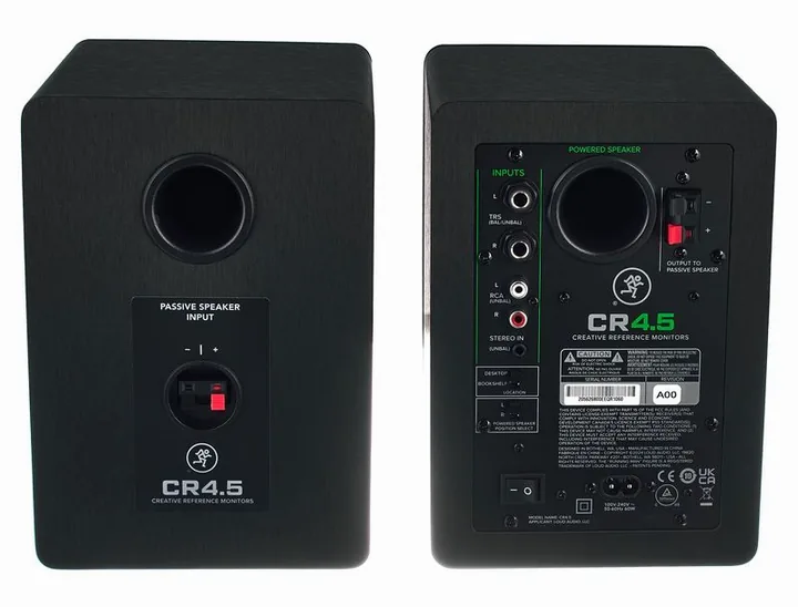 Mackie CR4.5, fronten med woofer och diskant