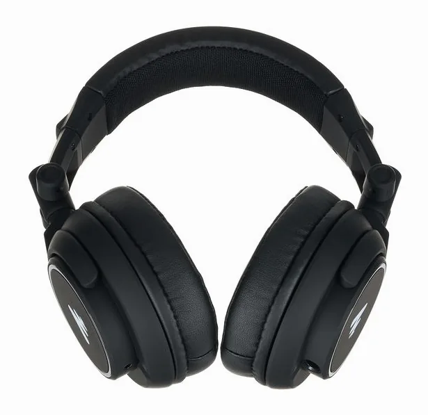 Maono MH601 Studio Monitor Headphone, kabelingången vid hörkåpan