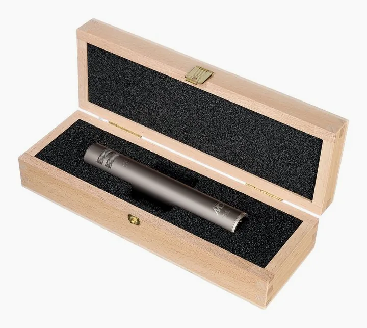 Microtech Gefell M 300, mikrofonkorgen på nära håll