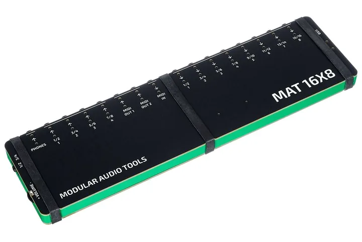 Modular Audio Tools MAT 16X8, anslutningarna på baksidan