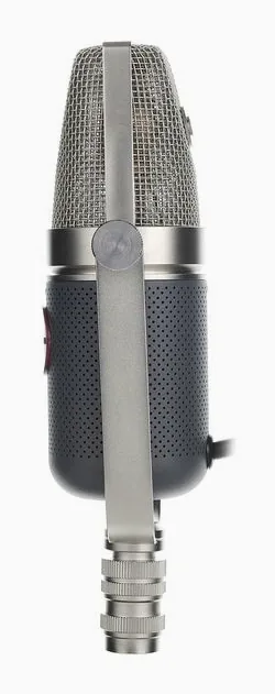 Mojave MA-37, XLR-kontakten i botten