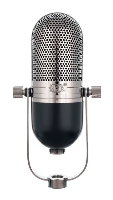 MXL CR77, XLR-kontakten i botten