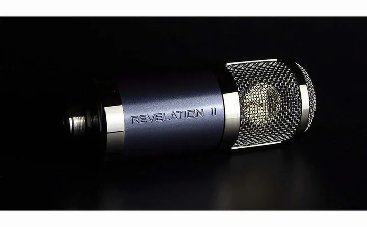 MXL Revelation II, loggan och ytan