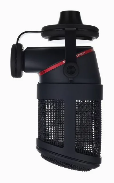 Neumann BCM 104 MT, XLR-kontakten i botten