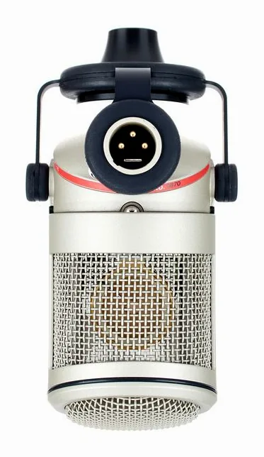 Neumann BCM 104, mikrofonkorgen på nära håll