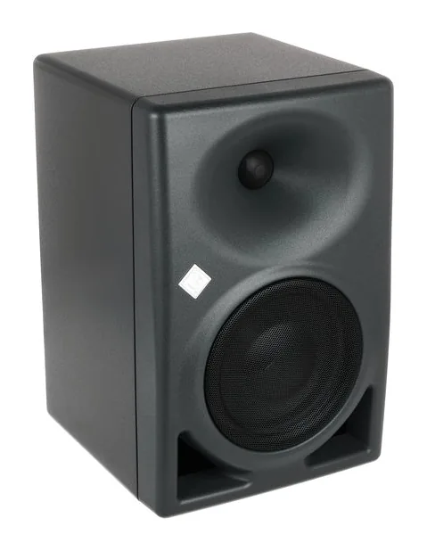 Neumann KH 150 AES67, baksidan med anslutningarna