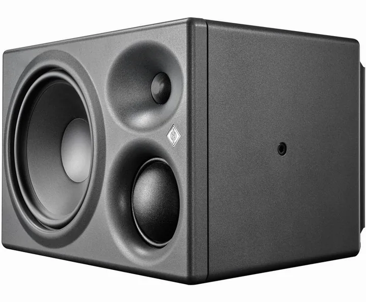 Neumann KH 310 II Right, fronten med woofer och diskant