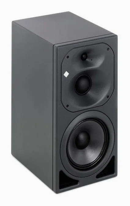 Neumann KH 420, knapparna på bakpanelen