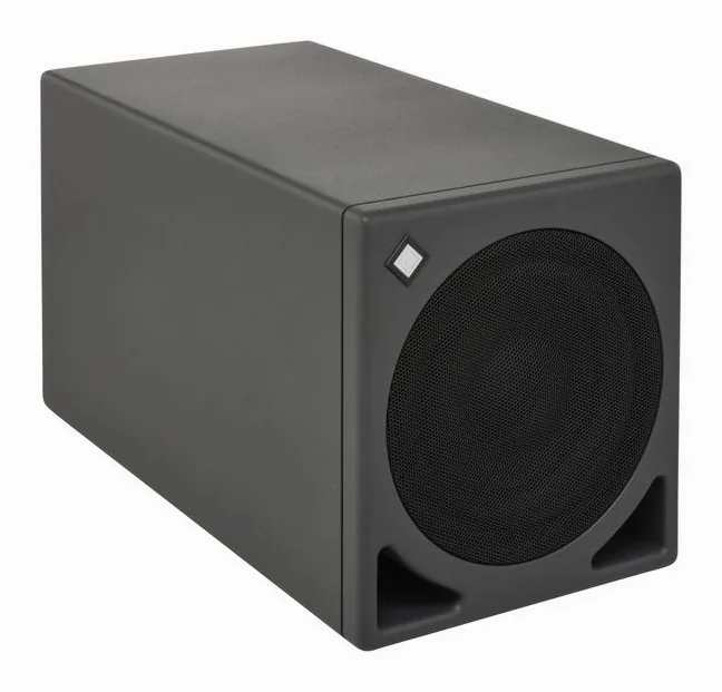 Neumann KH 810 II, fronten med woofer och diskant