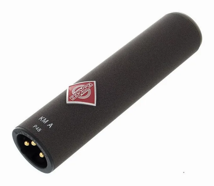 Neumann KM A nx, XLR-kontakten i botten