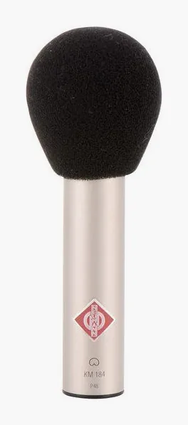 Neumann KM184, loggan och ytan