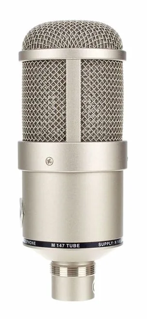 Neumann M147, XLR-kontakten i botten