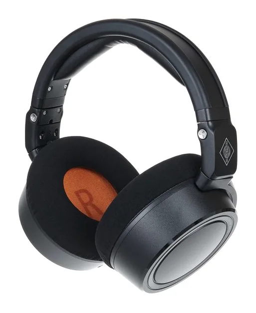 Neumann NDH 20 Black Edition, öronkuddarna på nära håll