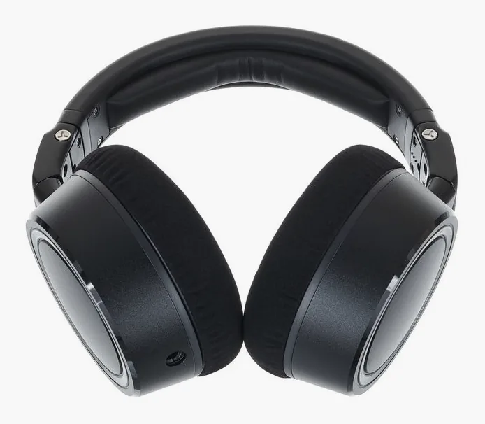 Neumann NDH 20 Black Edition, den hopfällda modellen