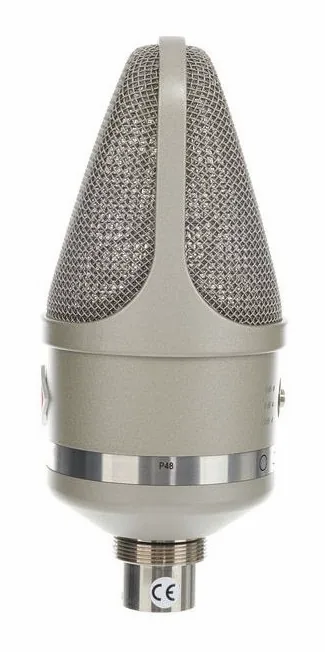 Neumann TLM 107, hållaren och fästet