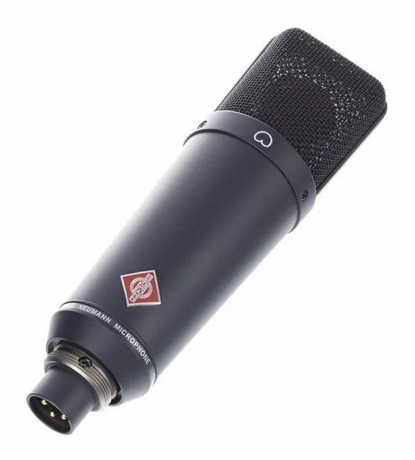 Neumann TLM 193, XLR-kontakten i botten