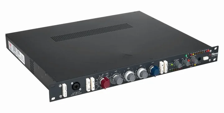Neve 1073SPX-D, ovansidan av lådan