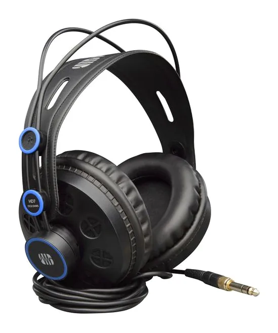 Presonus HD7, kabelingången vid hörkåpan