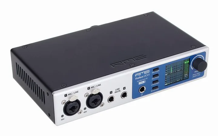 RME Fireface UCX II, ingångarna på framsidan