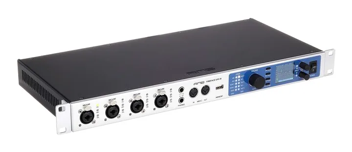 RME Fireface UFX III, anslutningarna på baksidan