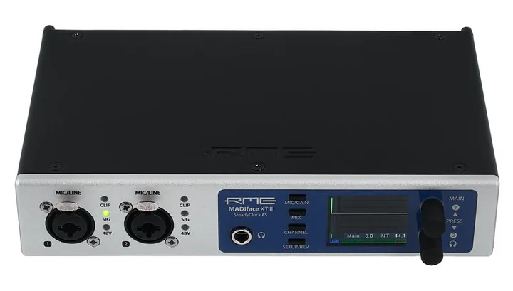 RME Madiface XT II, höljet sett från sidan