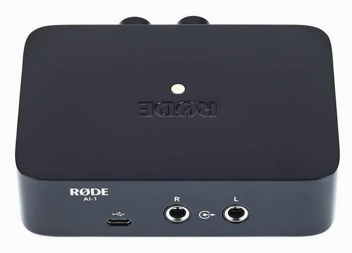 Rode AI-1, frontpanelen med rattarna