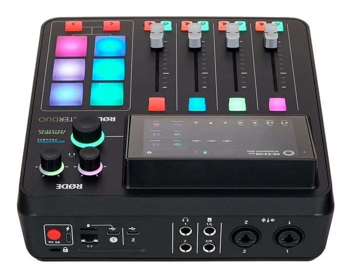 Rode Rodecaster Duo, frontpanelen med rattarna