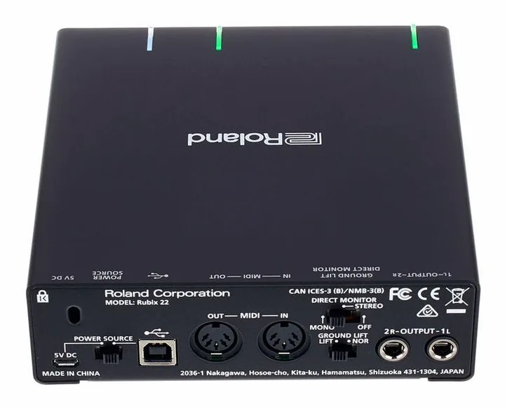 Roland Rubix22, frontpanelen med rattarna