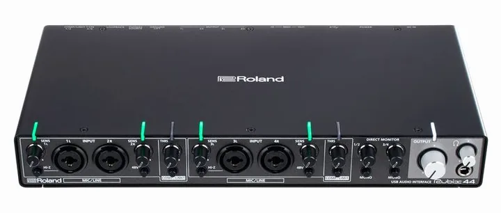 Roland Rubix44, höljet sett från sidan