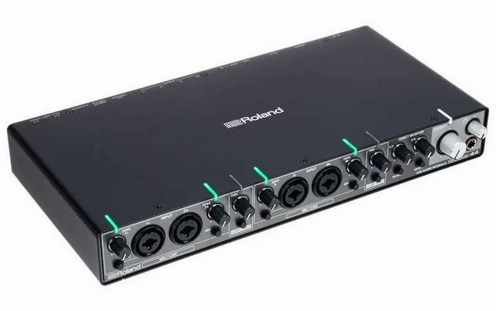 Roland Rubix44, frontpanelen med rattarna