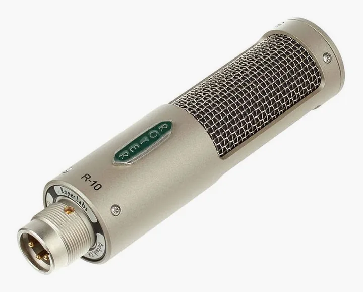 Royer Labs R-10, XLR-kontakten i botten