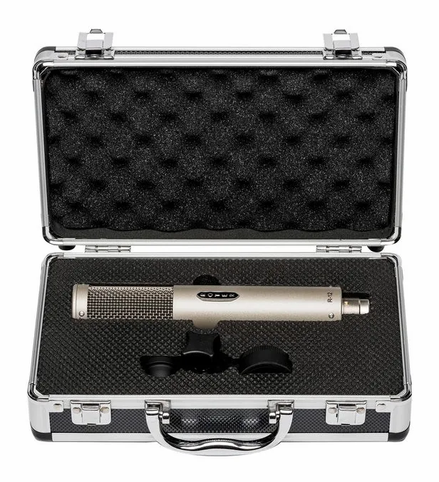 Royer Labs R-12, XLR-kontakten i botten