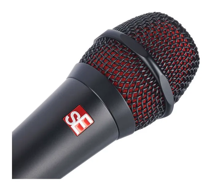 SE Electronics V7 Black, XLR-kontakten i botten