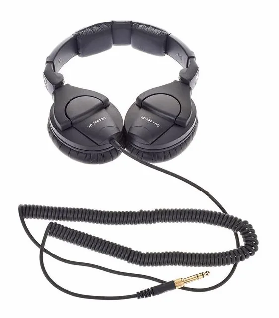Sennheiser HD-280 Pro, kabelingången vid hörkåpan