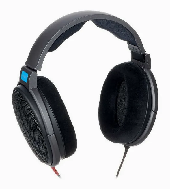 Sennheiser HD 600, kabelingången vid hörkåpan