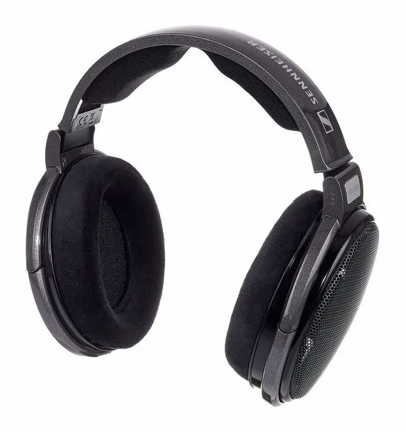 Sennheiser HD 650, kabelingången vid hörkåpan