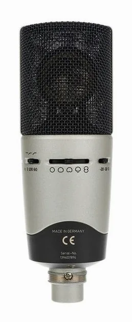 Sennheiser MK8, XLR-kontakten i botten