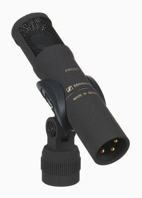 Sennheiser MKH 8030, XLR-kontakten i botten