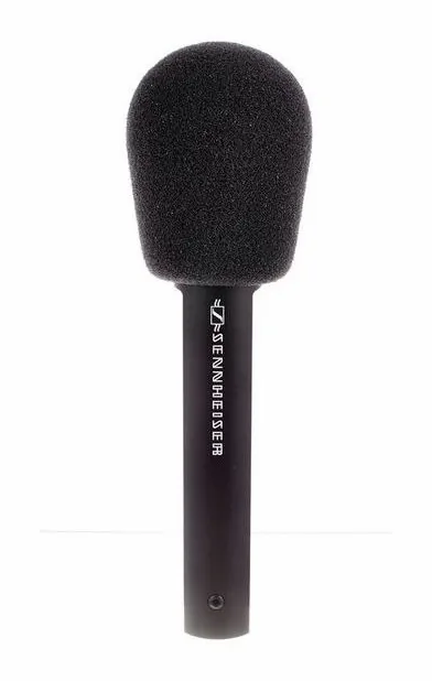 Sennheiser MKH 50 P48, XLR-kontakten i botten