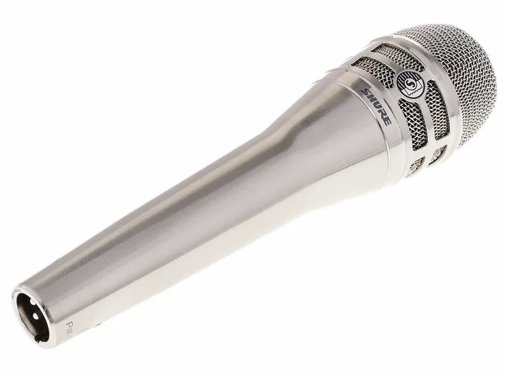Shure KSM8 N, XLR-kontakten i botten